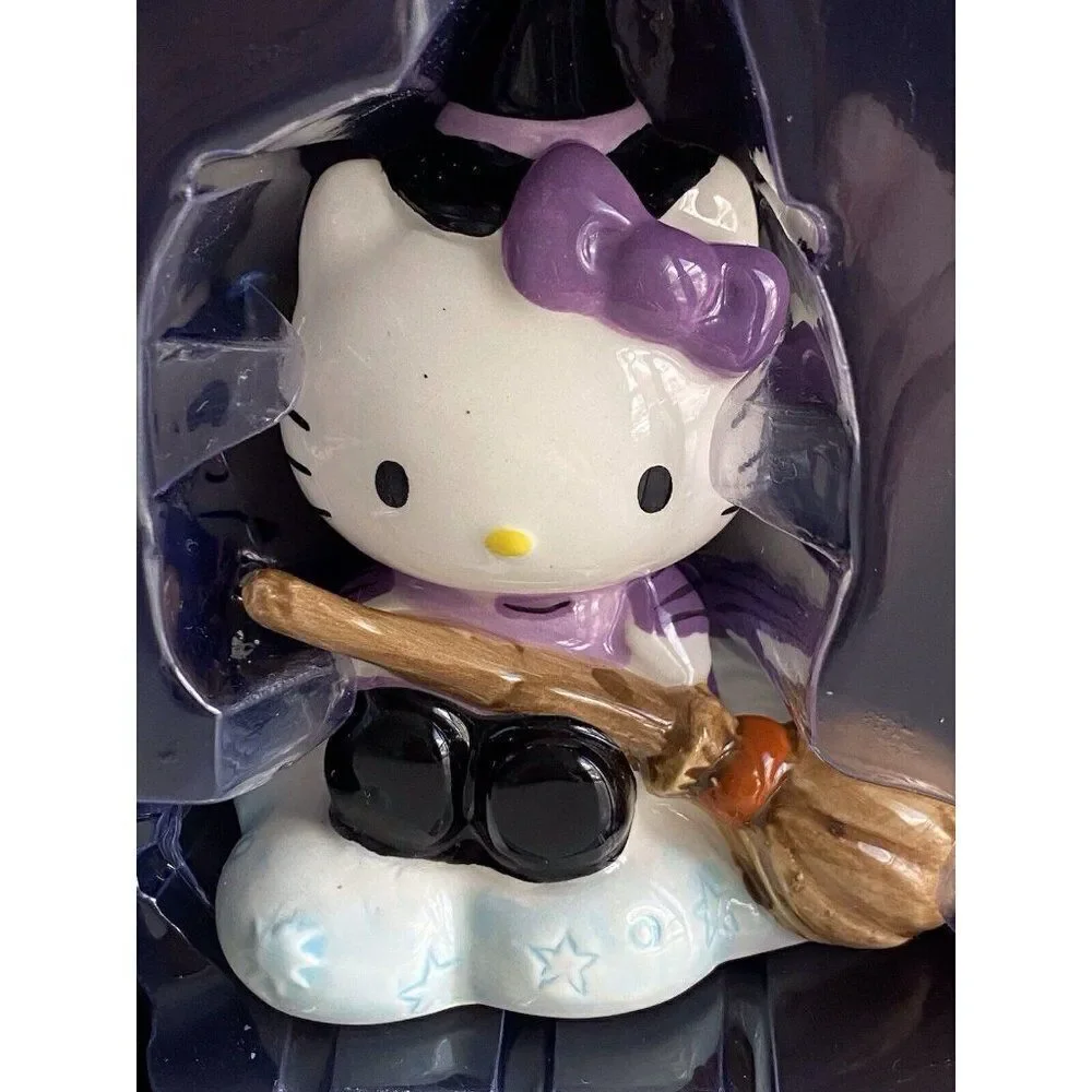 Hello Kitty Halloween Broom Pumpkin Witch Broom Ceramic  Salt Pepper Shakers NEW